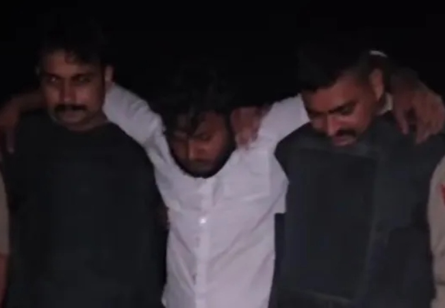 आजमगढ़ पुलिस ने मुठभेड़ में की शादी समारोह में युवक की पीट-पीटकर हत्या करने वाला मुख्य आरोपी को गिरफ्तार