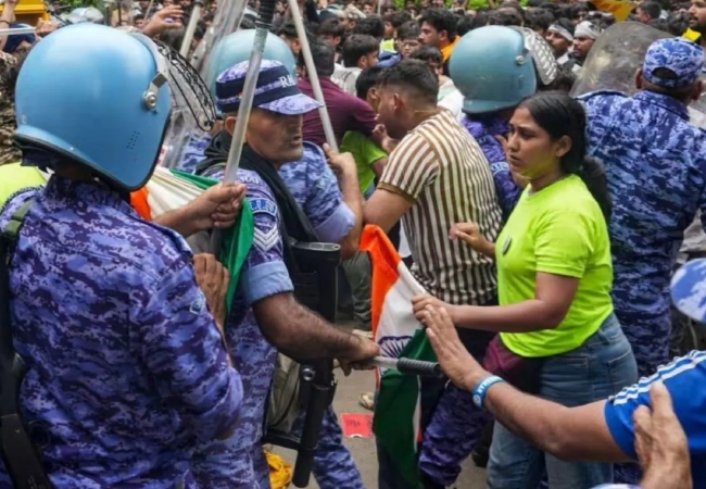 नीट प्रदर्शन के दौरान पैलेट गन के इस्तेमाल की मिली थी इजाजत, SOP का किया गया पालन, CRPF की आंतरिक रिपोर्ट में खुलासा