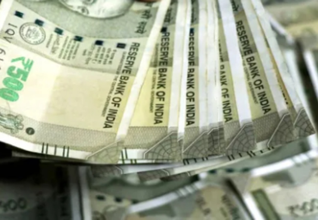 8th Pay Commission से पहले कर्मचारियों की लगी लॉटरी, सैलरी में हुई बंपर बढ़ोतरी, जानें कब से आएंगे पैसे?