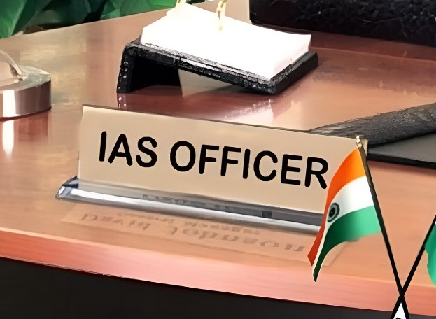 UP की ब्यूरोक्रेसी में होने जा रहा है बड़ा बदलाव, लंबे समय से जमे अफसरों की होगी छुट्टी
