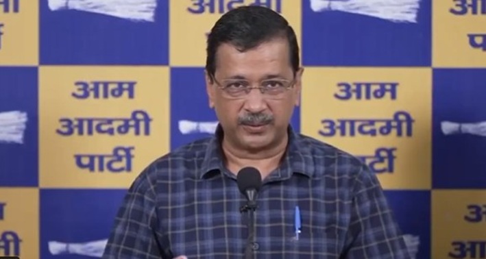 E20 Petrol को लेकर देश में बढ़ा सियासी बवाल, केजरीवाल ने PM मोदी को लिखा पत्र, कहा-गाड़ियों के माइलेज हो रहे कम, दाम में हो कटौती