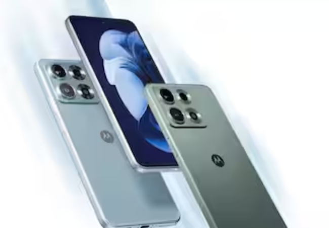 मोटोरोला ने लॉन्च किया 7,100mAh बैटरी वाला 5G फोन 'Motorola Edge 70 Max 5G', जाने फीचर्स