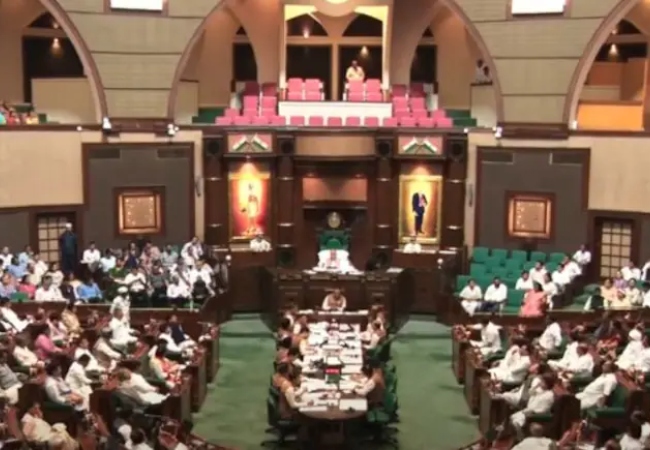 मध्य प्रदेश में UCC को विधानसभा की मंजूरी, हंगामे के बीच पास हुआ विधेयक, लिव-इन रजिस्ट्रेशन और बहुविवाह पर सख्ती