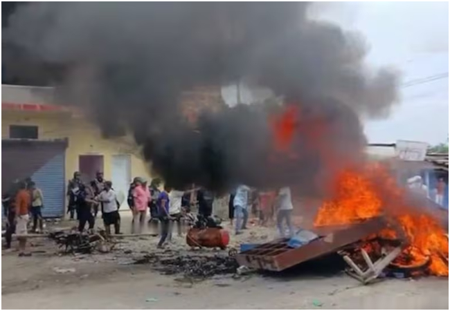 सांप्रदायिक हिंसा की आग में जला नेपाल, छह से ज्यादा शहरों में लगा कर्फ्यू, अब तक तीन लोगों की मौत