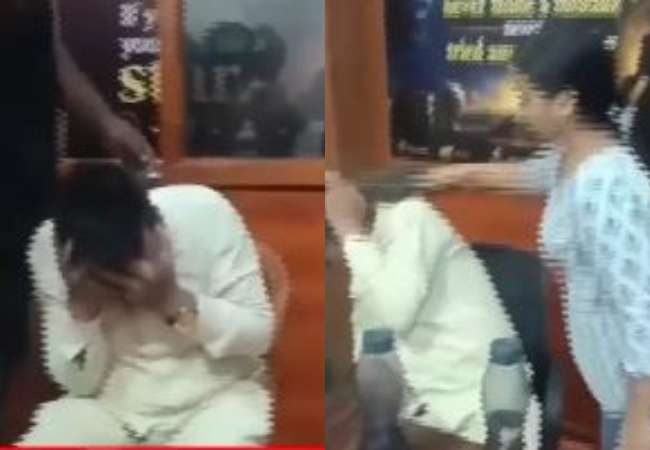 Video-कोचिंग के रंगीन मिजाज शिक्षक को छात्रा ने 19 सेकेंड में मारी 9 चप्पल, हथेली पर थूककर चटवाया और फिर मंगवाई माफी