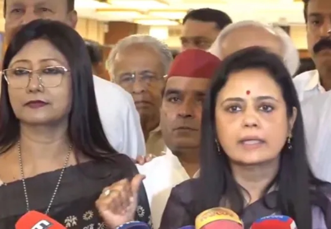 संसद सत्र से पहले सर्वदलीय बैठक में सियासी बवाल, TMC के 20 बागी सांसदों की एंट्री पर विपक्ष का वॉकआउट