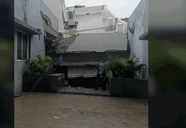 पुणे में भारी बारिश का कहर: पिंपरी-चिंचवड़ में कचरे का ढेर गिरने से इमारत ढही, 16 लोगों के दबे होने की आशंका