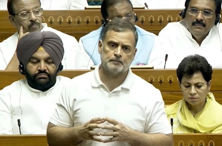 स्टूडेंट, इडियट और अंधभक्त...लोकसभा में नेता विपक्ष राहुल गांधी के बोलने पर मचा हंगामा