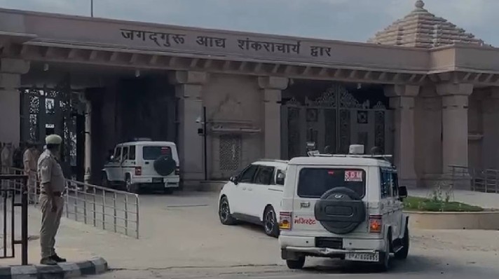 राम मंदिर ट्रस्ट की बैठक से चंपत राय-अनिल मिश्रा बाहर: सदस्यों ने SIT जांच पर जताया भरोसा, कर्मचारियों की नियुक्ति पर भी हुई बात