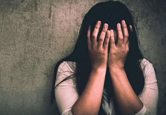 कर्नाटक में तीन मनचलों ने की हैवानियत की सारी हदें पार, बंगाल की एक महिला को अपहरण कर किया बलात्कार
