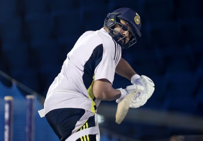 Video-IND vs ENG: इंग्लैंड सीरीज के लिए लंदन में अकेले पसीना बहा रहे रोहित शर्मा, दिग्गज इंजमाम का रिकॉर्ड तोड़ने के बेहद करीब