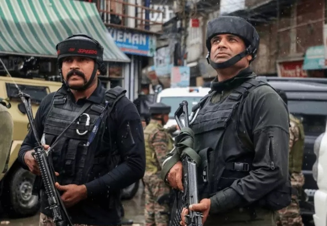 अमरनाथ यात्रियों की सुरक्षा में तैनात, पुलिस टीम पर आतंकी हमला, हेड कॉन्स्टेबल की मौत