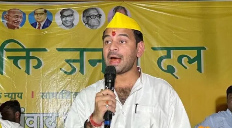 बिहार में बहुत जल्दी सरकार गिरने वाली है...तेज प्रताप यादव के बयान के बाद बढ़ी सियासी हलचल