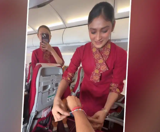 Celebrating Raksha Bandhan on a flight : उड़ते प्लेन में एयर होस्टेस ने पैसेंजर को बांधी राखी, मनाया अनोखा रक्षाबंधन
