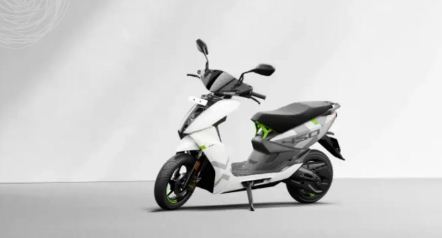 Ather 450X Overtones Series : नेपाल में एथर का न्यू स्कूटर लॉन्च, जानें प्रीमियम फीचर्स और रेंज