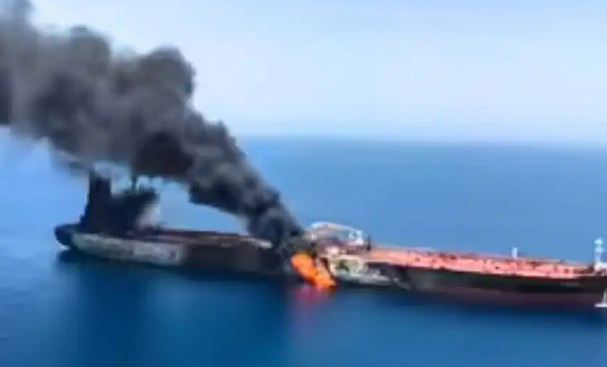 Attack on the ship : यमन के पश्चिमी तट के पास भारतीय जहाज पर हूती का अटैक, सभी 14 नाविक बचाए गए