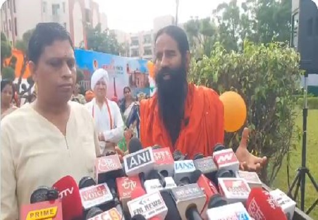बाबा रामदेव ने Gen-Z आंदोलन का जिक्र कर दी बड़ी चेतावनी, बोले- देश में बेची जा रही हैं नौकरियां, कहीं नकल तो कहीं पेपर लीक सुधर जाओ वरना फिर करूंगा आंदोलन
