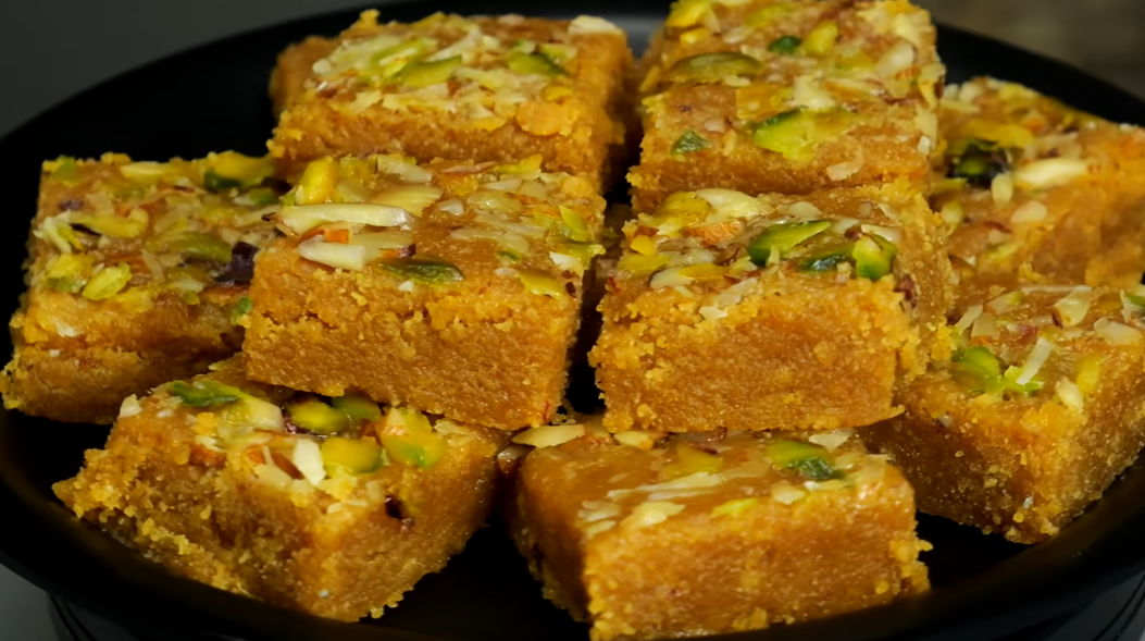Easy Dessert Recipe: न मावा न घी, त्योहार पर घर में बनाएं ऐसे मूंग दाल की बर्फी, बिना झंझट मिनटों में होगा तैयार