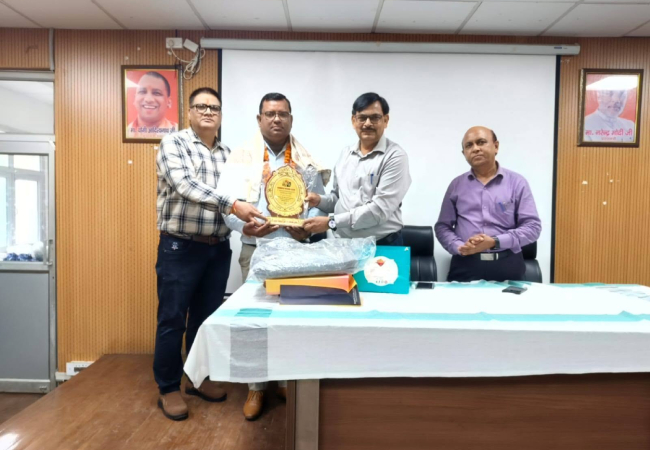 स्टेट नेशनल होम्योपैथिक मेडिक​ल कॉलेज व हॉस्पिटल गोमती नगर के डॉ. जितेंद्र कुमार को एसोसिएट प्रोफेसर पद पर पदोन्नति के साथ अलीगढ़ हुआ तबादला, ओपीडी पर पड़ सकता है असर