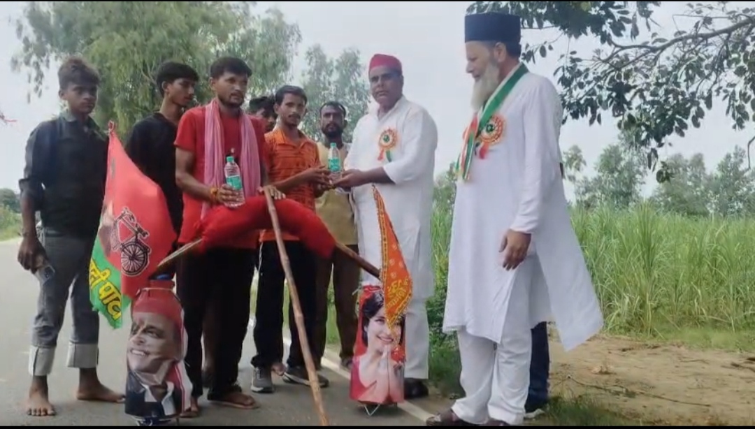 सपा विधायक फहीम का बेतुका बयान, कहा सपा सांसद डिंपल यादव देश की माँ है