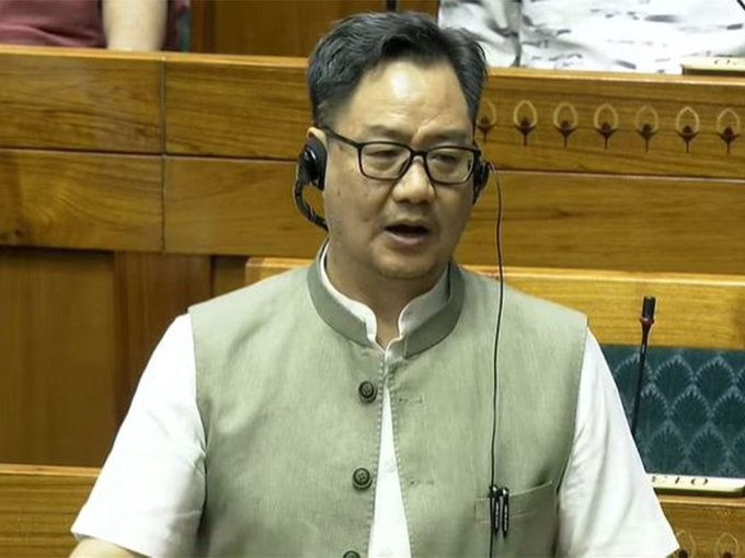 Monsoon Session : किरेन रिजिजू ने राहुल गांधी से की बात, बोले-राजनीतिक विरोधी हो सकते हैं, लेकिन हम दुश्मन नहीं हैं