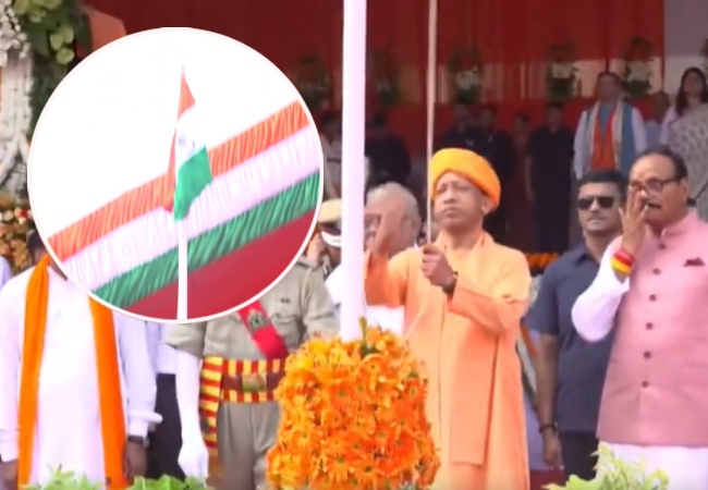 CM योगी ने विधानसभा में किया ध्वजारोहण, प्रदेश वासियों की दीं स्वतंत्रता दिवस की शुभकामनाएं