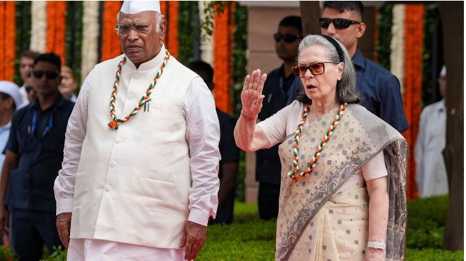 Vande Mataram controversy : सोनिया गांधी के बचाव में उतरी TMC और DMK , कहा- भाजपा बुनियादी मुद्दों से ध्यान भटकाने के लिए गढ़ रही है यह विवाद