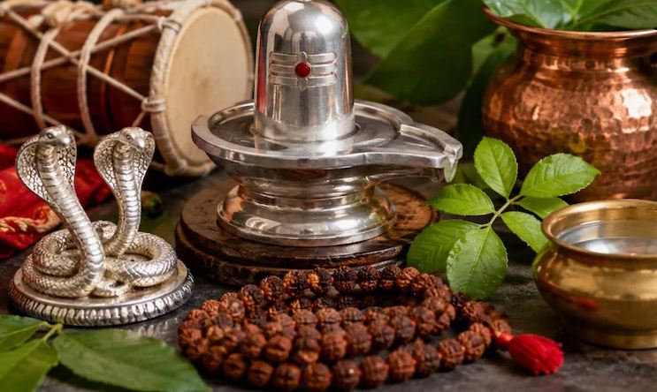 Sawan Vastu Tips : सावन में वास्तु के इन उपायों से आएगी समृद्धि और शुभता, परिवार में आती है नवऊर्जा