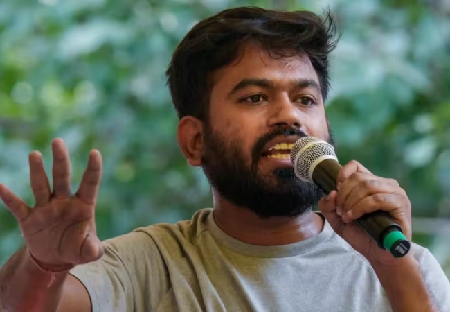 मंत्री, अधिकारी, प्रिंसिपल और शिक्षक अपने बच्चों को प्राइवेट स्कूलों में क्यों पढ़ाते हैं? क्या उन्हें अपने काम पर भरोसा नहीं : अभिजीत दीपके