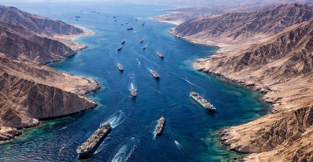 Strait of Hormuz :  होर्मुज स्ट्रेट से गुजरने वाले जहाजों को ईरान ने दी नई चेतावनी , मचा घमासान