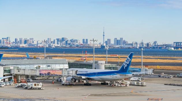 Tokyo Narita Airport : जापान के नारिता एयरपोर्ट पर मलेशियाई एयरलाइंस के इंजन से निकला धुआं, रनवे को करना पड़ा बंद