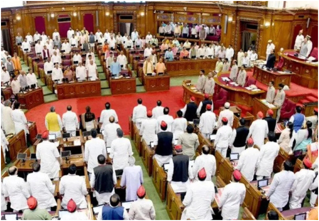 यूपी विधानसभा का मानसून सत्र एक दिन पहले समाप्त, विपक्ष के भारी हंगामे के बीच सदन की कार्यवाही अनिश्चितकाल के लिए स्थगित