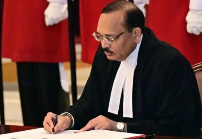CJI सूर्यकांत का बड़ा आदेश, NALSAR के छात्रों पर नहीं होगी कोई भी कार्रवाई, कहा 'यह मेरे और छात्रों के बीच का मामला है'