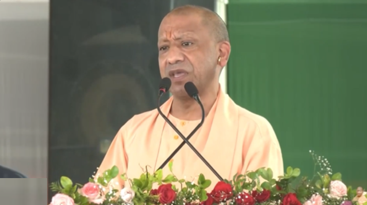 सपा और कांग्रेस सरकारों की बीमार मानसिकाता का परिणाम था एन्सेफलाइटिस: सीएम योगी