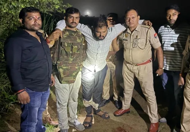वाराणसी में श्रेया हत्याकांड मामले में पुलिस मुठभेड़ के दौरान आरोपित गिरफ्तार