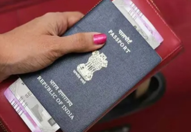पश्चिम बंगाल की एक महिला और उसका साथी कुशीनगर में गिरफ्तार, फर्जी दस्तावेज पर पासपोर्ट बनवाने की कर रहे थे कोशिश