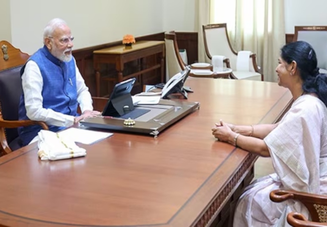 मोदी-शाह के साथ चाय पार्टी में पहुंचीं सिर्फ डीएमके सांसद, बाकी पूरे विपक्ष ने किया बहिष्कार, बढ़ी सियासी चर्चाएं