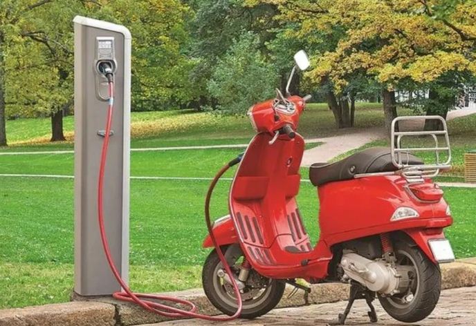 Electric two-wheelers : इलेक्ट्रिक दोपहिया ने बनाया नया रिकॉर्ड, TVS सबसे आगे