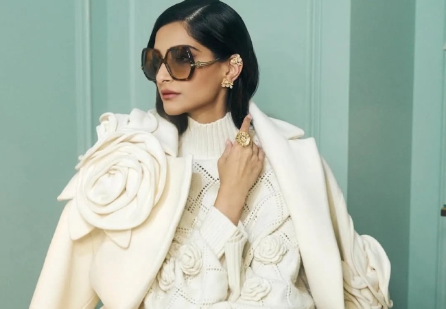 Celebrity Fashion Trends: आम जिंदगी में बॉलीवुड और ग्लोबल स्टाइल का जादू