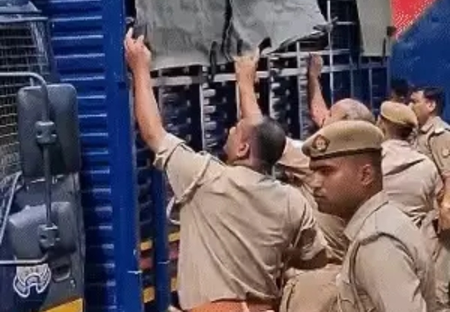 अतीक के बेटों अली-उमर को मिली पैरोल, अबान के जनाजे में होंगे शामिल, दोनों के साथ 50 जवान तैनात होंगे