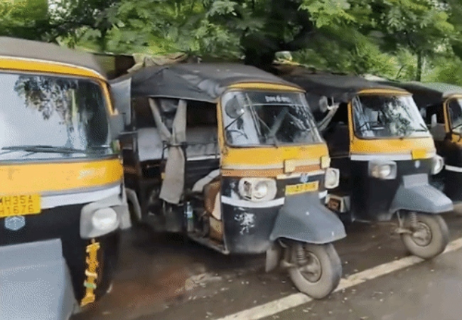 महाराष्ट्र: ऑटो-टैक्सी ड्राइवरों को तीन महीने में सीखना होगा मराठी, नहीं सीख पाने पर लाइसेंस निलंबित हो सकता है