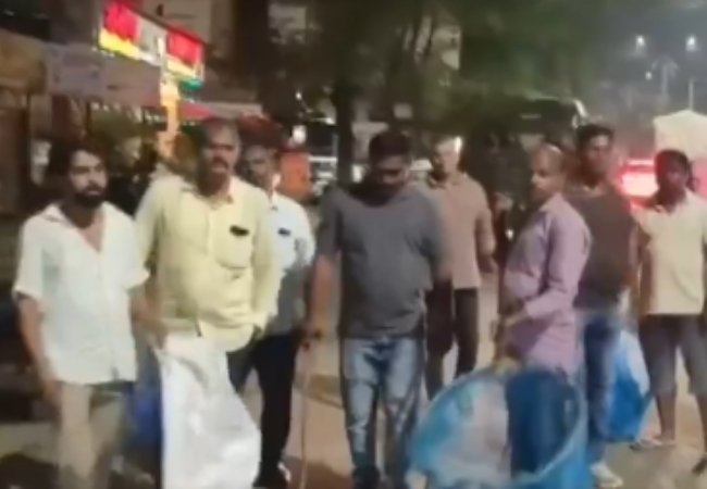 एक आवारा कुत्ते ने सात घंटे के भीतर 130 लोगों को काटा, 11 वर्षीय बच्ची मौत के कगार में, 25 अस्पताल में भर्ती