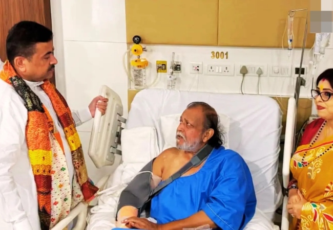मिथुन चक्रवर्ती की तबीयत बिगड़ी, अस्पताल में हुई सर्जरी… मिलने पहुंचे मुख्यमंत्री शुभेंदु अधिकारी