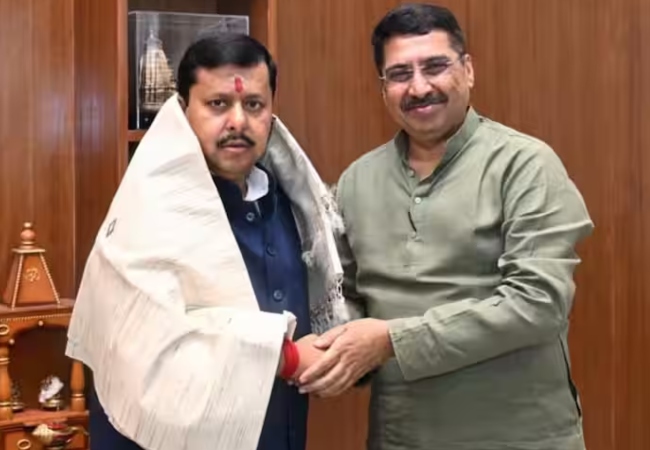 केमिस्ट्री प्रोफेसर से राजनीति तक का सफर: कौन है भाजपा IT सेल की कमान संभालने वाले दीपक महस्के