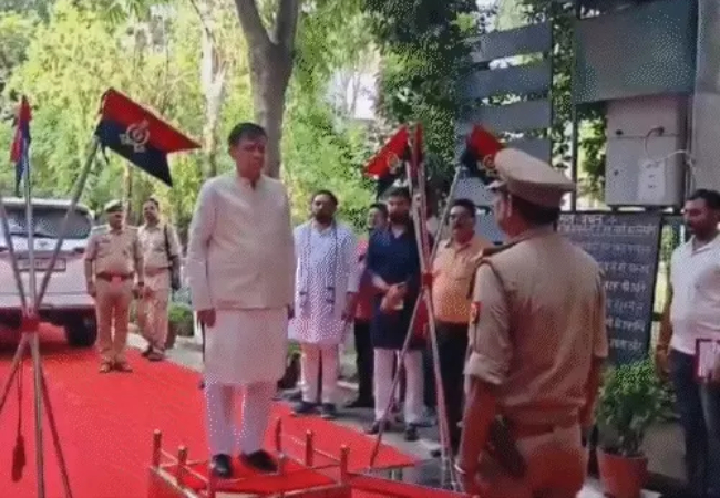 Video : कांग्रेस, बोली-राष्ट्रगान के अपमान के लिए सतीश महाना, नरेंद्र मोदी और BJP को देश से मांगनी चाहिए माफी