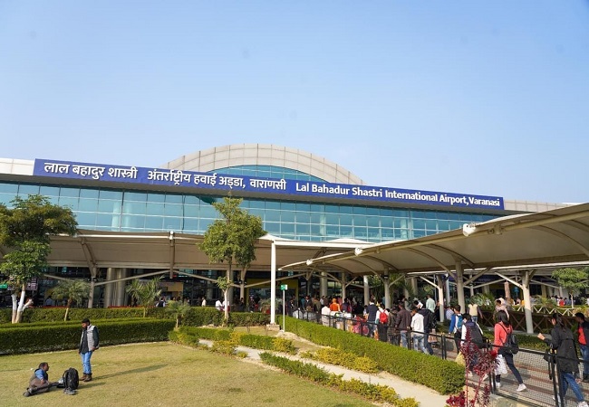 वाराणसी एयरपोर्ट पर फायरिंग की घटना आई सामने, दो लोग हुए घायल
