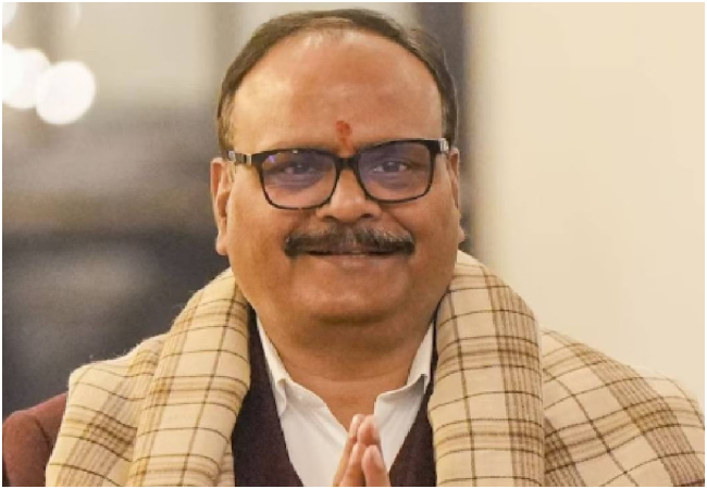 योगी सरकार का बड़ा फैसला, सेवानिवृत्त विशेषज्ञ डॉक्टर अब 70 साल की आयु तक दे सकेंगे सेवा, जानें नए अपडेट