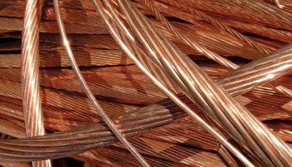 Copper Price Hike: अमेरिका के टैरिफ लगाने से आंशका से कॉपर की कीमतें रिकॉर्ड ऊंचाई पर, सोने-चांदी के बाद अब तांबे की चमक ने चौंकाया