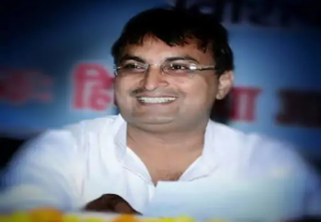 लखनऊ यूनिवर्सिटी में शिक्षक पर लंबित मुकदमों की जानकारी छिपाने का आरोप, कुलपति से प्रमोशन रद्द करने की मांग