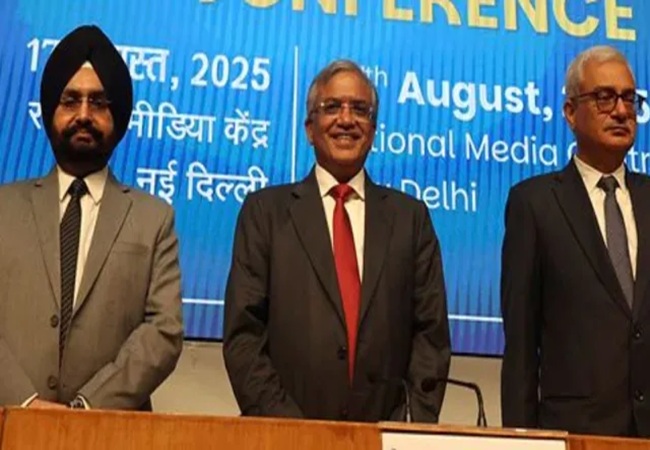 रिपोर्ट : चुनाव आयोग में ज्ञानेश कुमार की चल रही मनमानी? बाकी दो आयुक्तों ने पिछले 10 महीनों में 14 बार आपत्तियां दर्ज कराईं